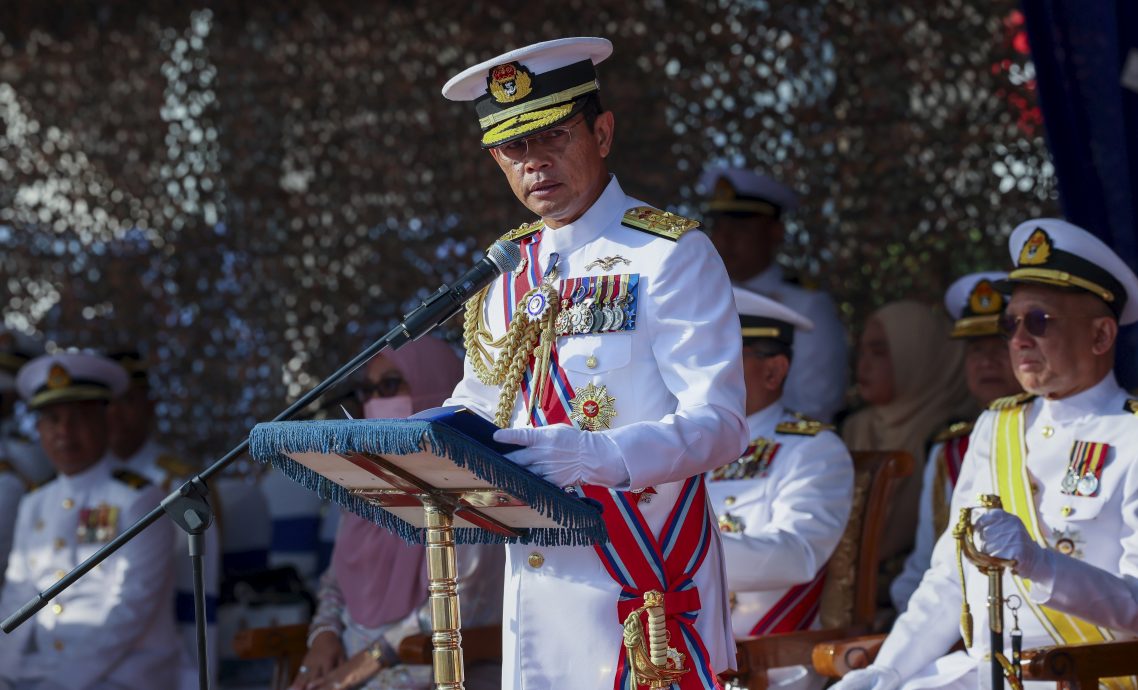 海军司令阿都拉曼阿育：反贪委会已传召涉案者录供，皇家海军将全力配合调查。