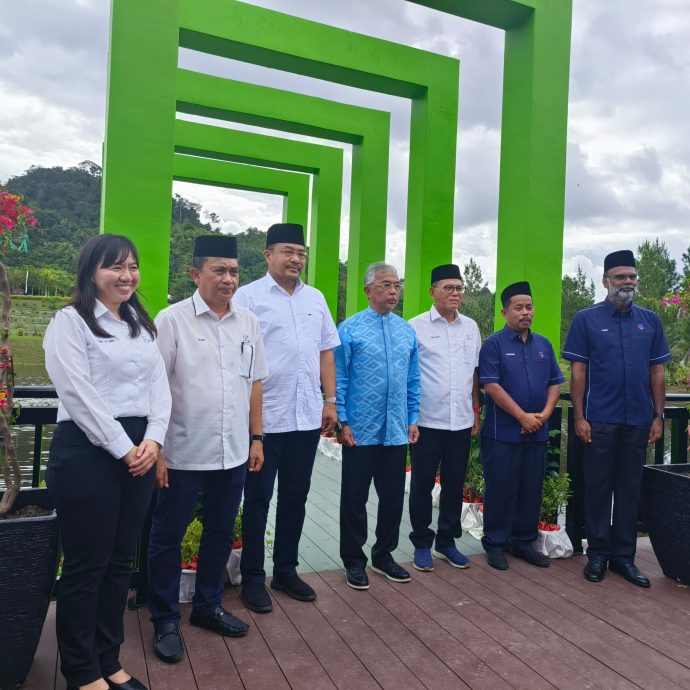 全：淡马鲁——马来西亚半岛中心点公共公园开幕 元首：可作教育性地标