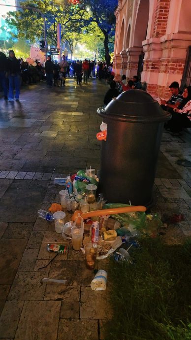 吉隆坡跨年后遍布垃圾