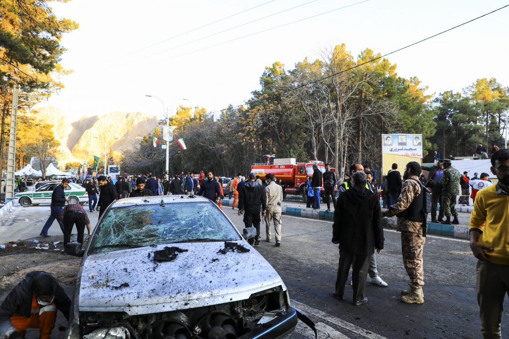 连环爆炸数百死伤 伊朗誓向以色列报复