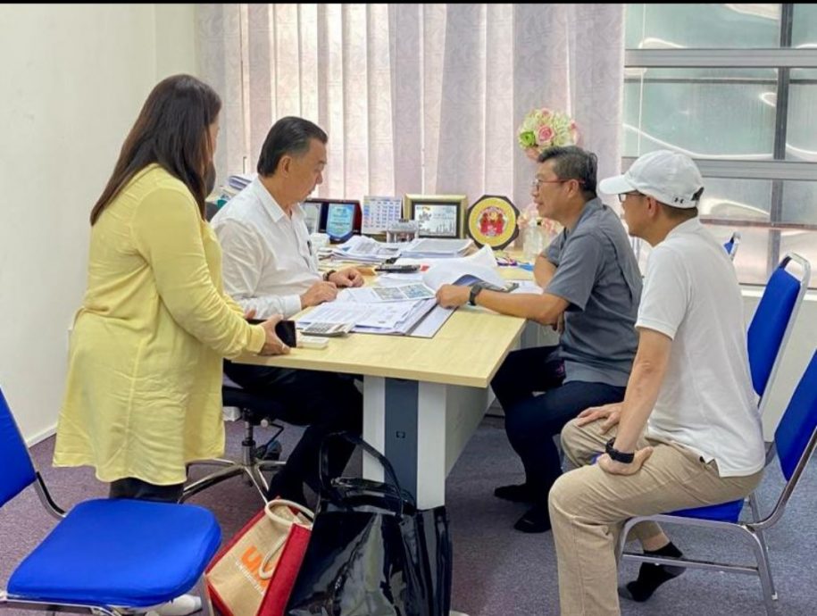 居民：首相雪总警长都住这儿 “双溪龙镇塞爆没人理？”