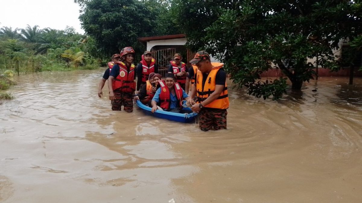 **已签发**柔：豪雨致河水泛滥，29人分迁巴西古当及乌鲁地南民众礼堂