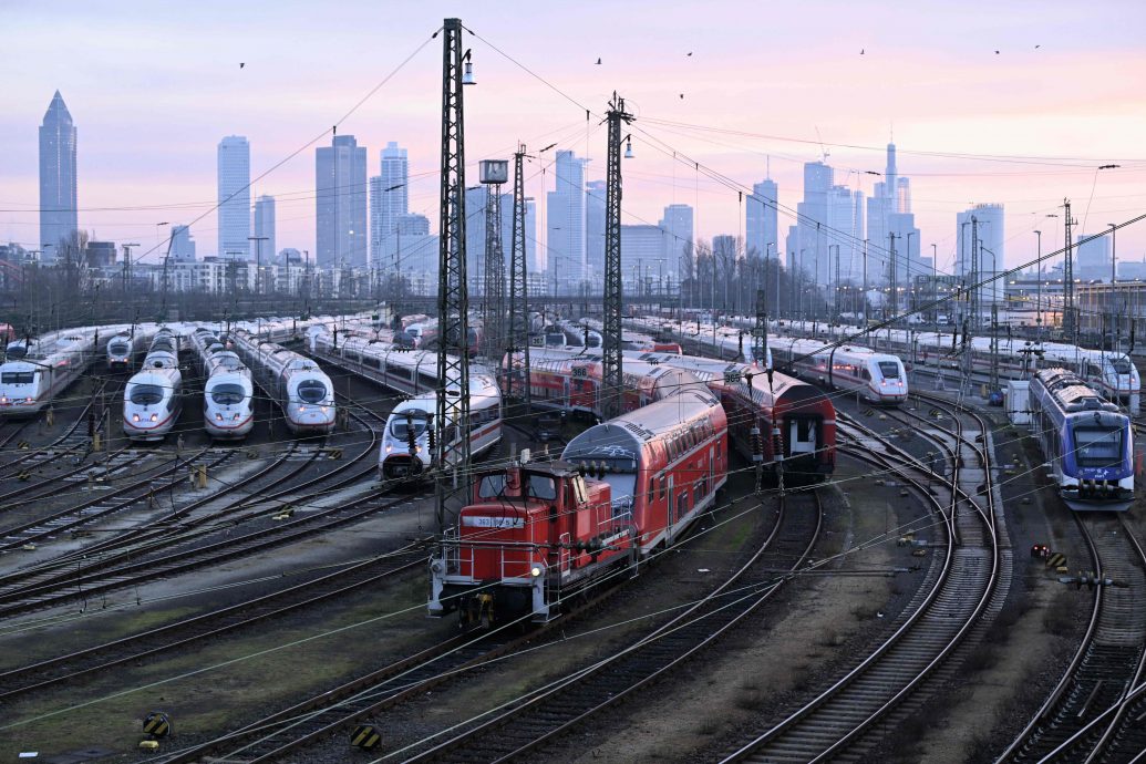  德国火车司机罢工3天 铁路交通几乎停摆百万计民众受影响