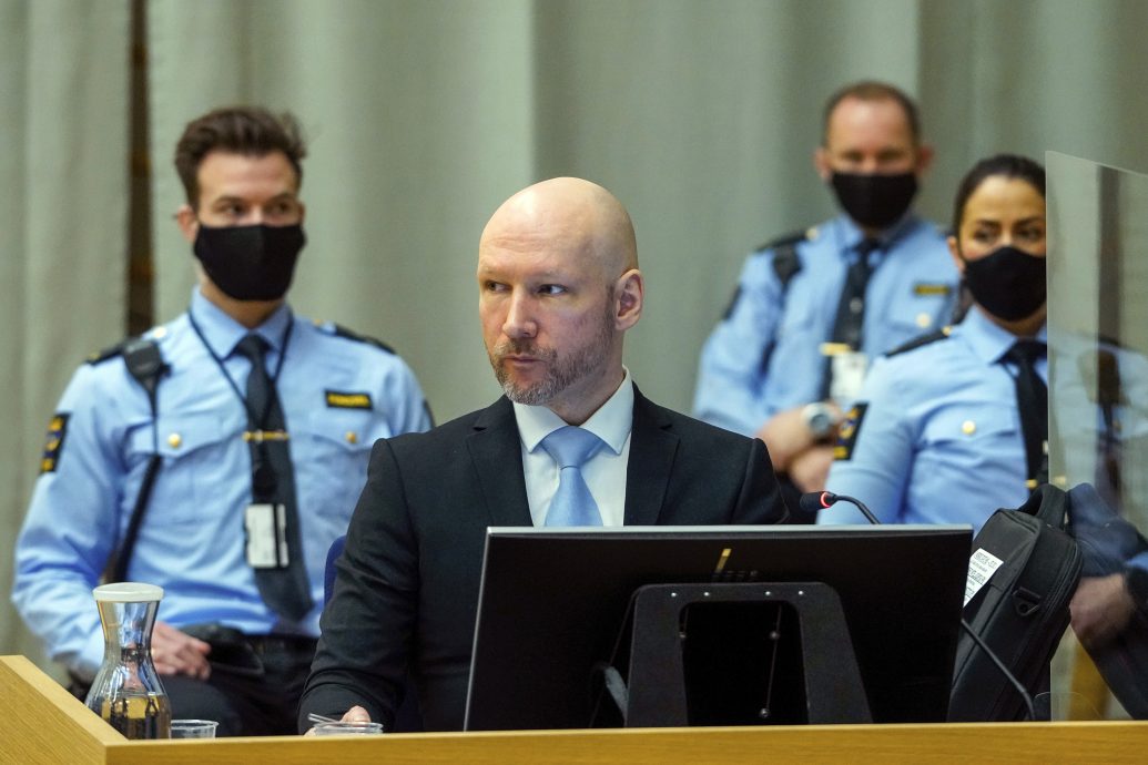挪威杀人魔揹77条人命“坐牢住套房” 二度控诉政府违反人权