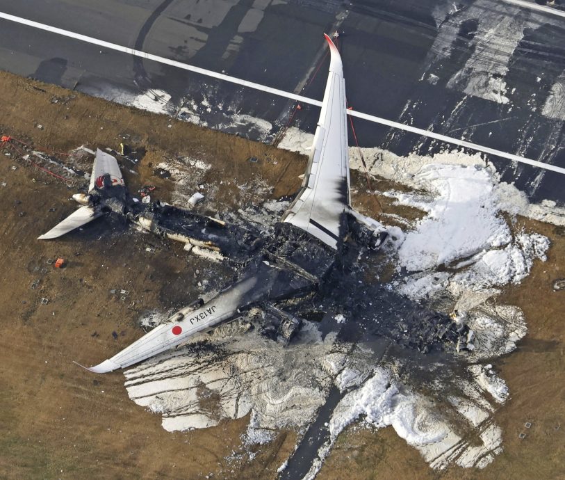 日航客机擦撞焚毁 A350碳复合材质机身受检视