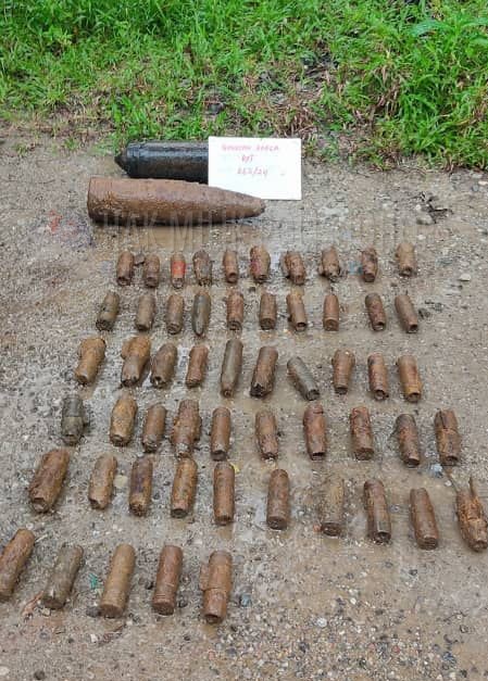 柔:柔警拆弹小组成功引爆57枚旧炮弹