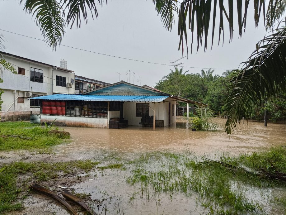 柔：新闻：拉央拉央遭受水灾侵袭  受灾人数增至60人
