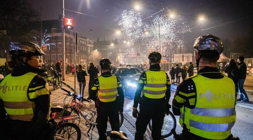 看世界）跨年夜多地爆发骚乱 荷兰警察：逾200人被捕
