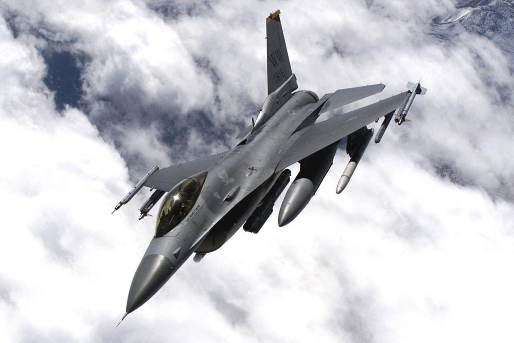 美国批准向土耳其出售F16战斗机 希腊则获得F-35