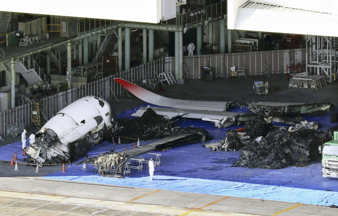 羽田机场日航客机残骸已移除 事发跑道预计周一重开