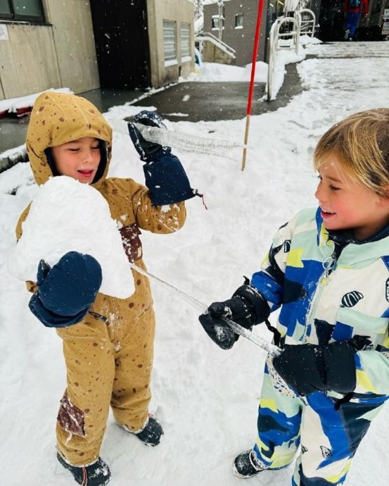 雷神举家日本旅行 基斯裸身爆肌赏雪