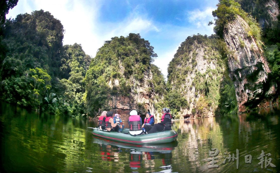 霹：封面主文／享受湖景自然氣息  鏡湖每月平均達4萬遊客到訪