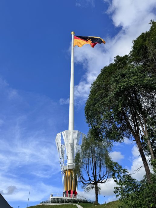 高99公尺的砂拉越“祖国”旗杆（Ibu Pertiwi）成功被列入大马纪录大全