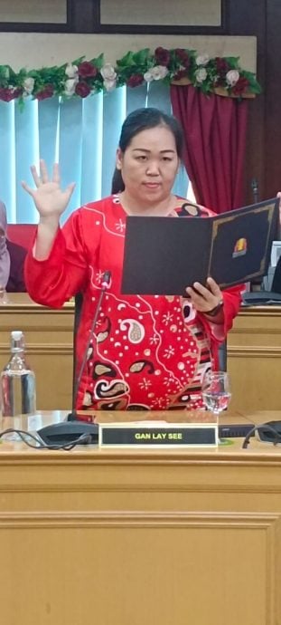 （版2头）大都会/17名新届瓜冷市议员宣誓就职，华裔女市议员增一人