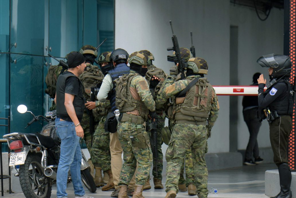 （视频）厄瓜多尔枪手闯电视台挟持人质　总统宣布进入国内武装冲突
