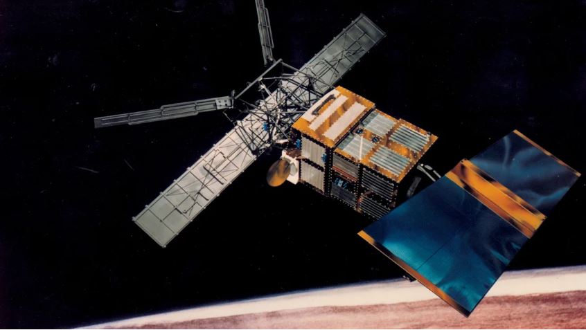 2吨多重卫星预计周三坠回地球 具体地点尚无法确定