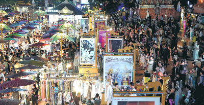 Popular tourist cities compete to attract festival travellers