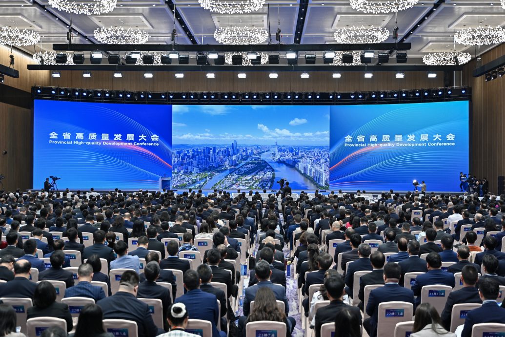 中国多省召开新春第一会推动经济 广东：年度计划投资1兆