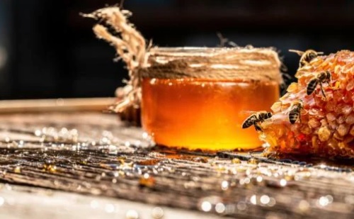 卫生部:769蜂蜜样本45不符标准“仅7公司获蜂蜜产品纯正认证”