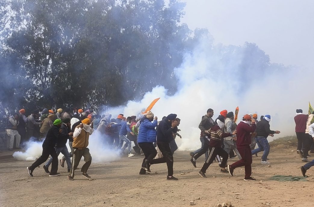 印度农民示威爆冲突 新德里宣布禁止集会30天
