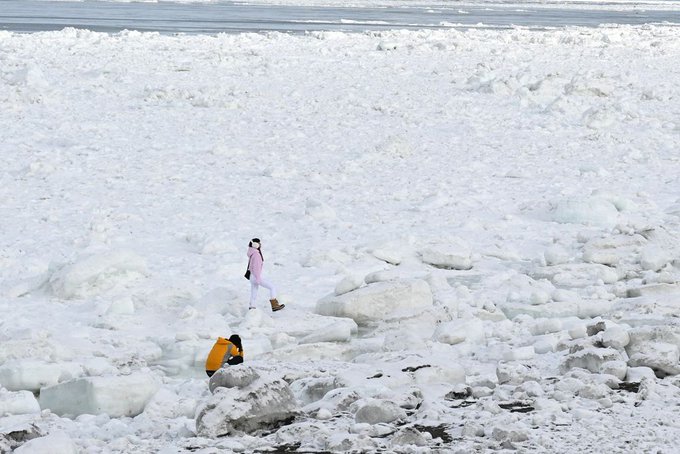 台湾游客踩流冰拍美照 未知落水15分钟必死