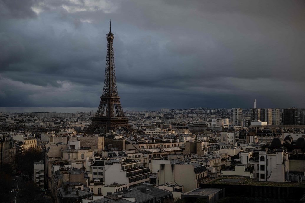 员工罢工6天停业 巴黎铁塔星期日重开