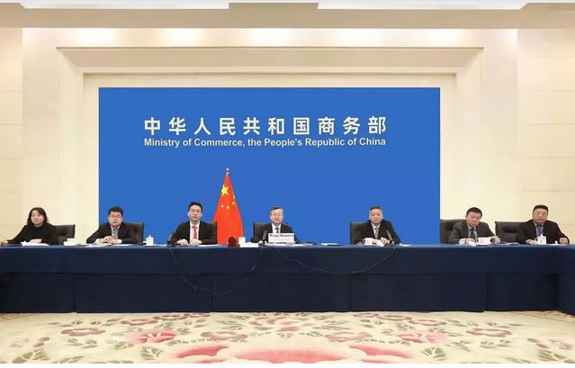 商务部高官通话延续近期密切接触   中国：经贸合作是两国关系稳定力量