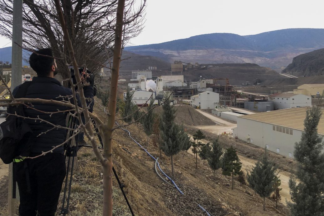 土耳其金矿坍塌至少9人被困 含氰化物恐酿生态灾难