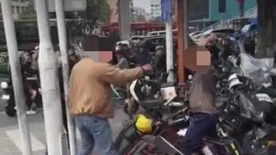 广州西村地铁站没“砍人事件” 实为2男争车位殴斗