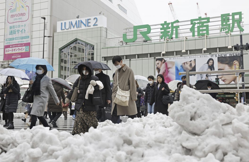 日本大雪后 多起摔倒意外 东京逾百人送医