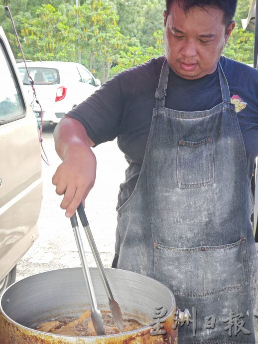 柔：【食客指路】（24/2见报）高人气蓝色椰浆饭和脆皮爆汁童子鸡，就隐身在高雅花园商业街区!