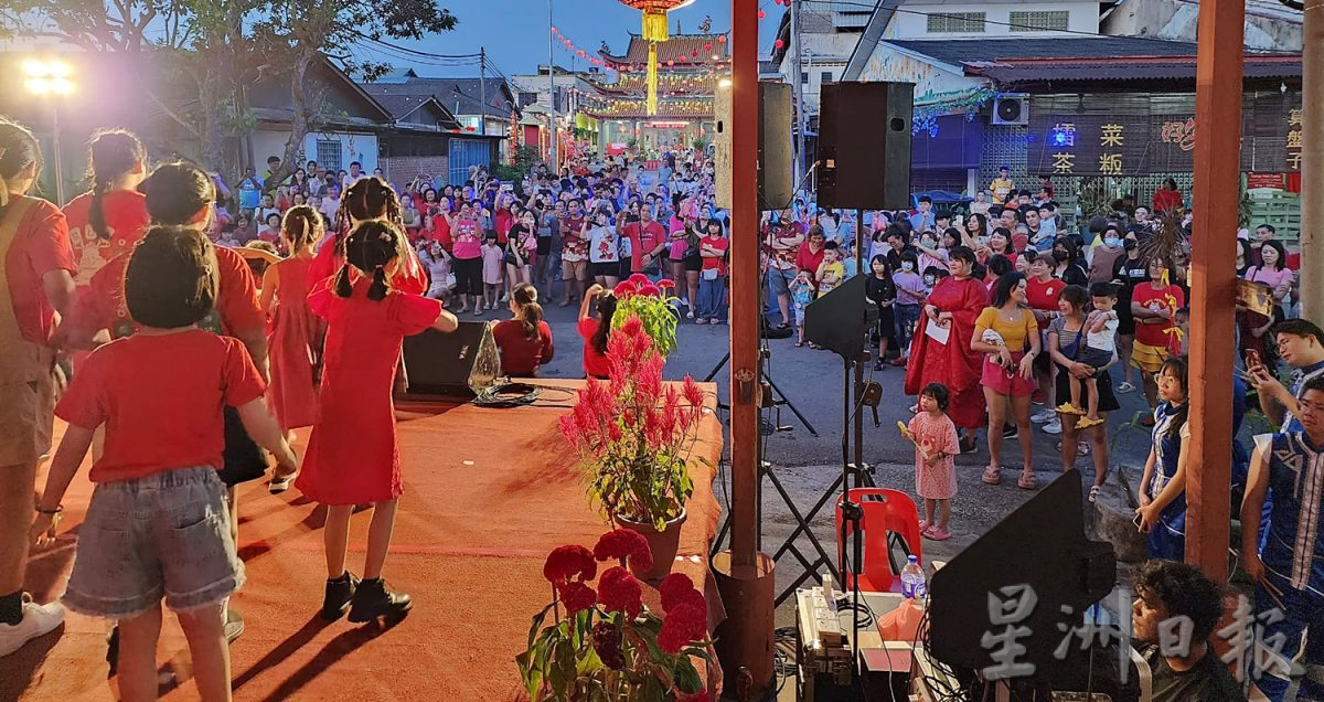 柔：沙威新村文化街庆元宵  吸引3000人次参与 场面热