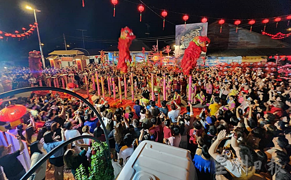 柔：沙威新村文化街庆元宵  吸引3000人次参与 场面热