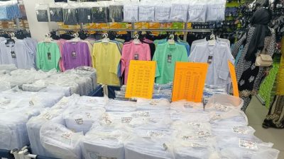 森州内贸局23至26日办学校服装及用品促售活动