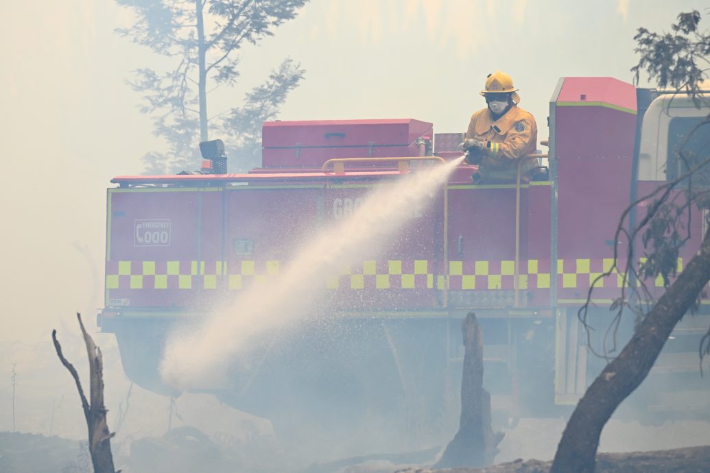 澳洲野火摧毁6住家 过几天极端高温恐加剧火势