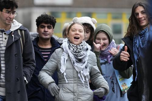 看世界)瑞典环保分子通贝里英国示威被控 获判无罪