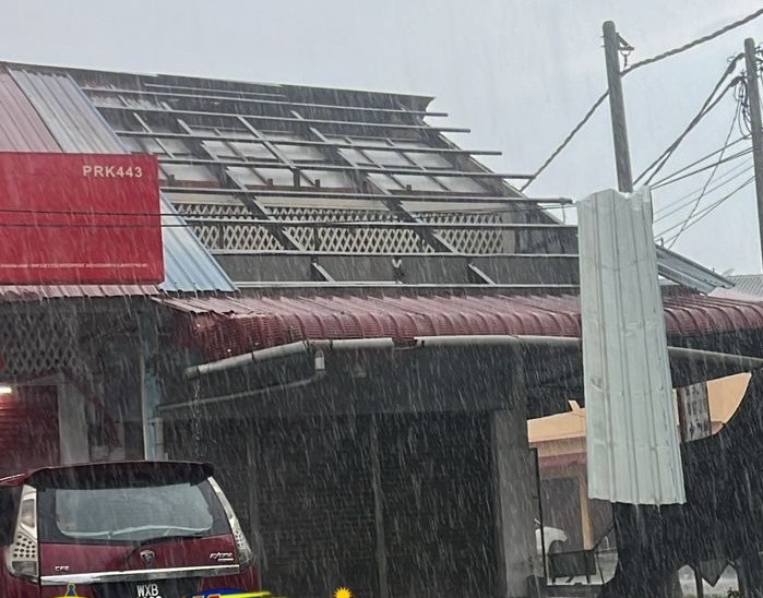 督亚冷宋溪榴梿 约100住宅店铺受暴风雨袭击