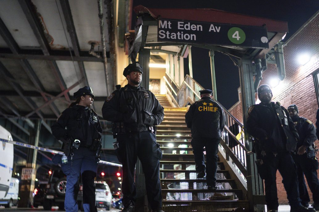 纽约地铁站突发枪击案酿1死5伤 枪手在逃