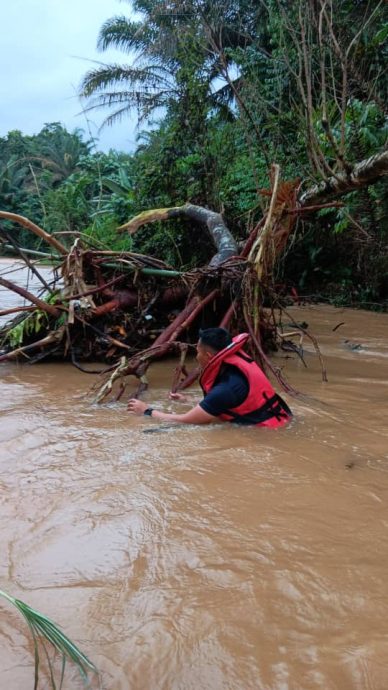 美羅甘榜波河爆發山洪 1死3孩童失蹤