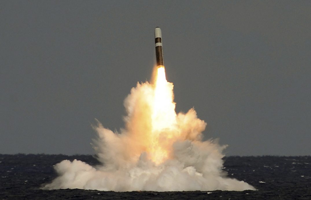 英国核潜艇试射“三叉戟”导弹又失败了