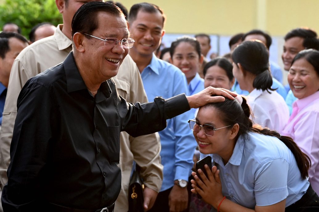 配头两图柬埔寨举行参议院选举 前总理洪森可望出任议长