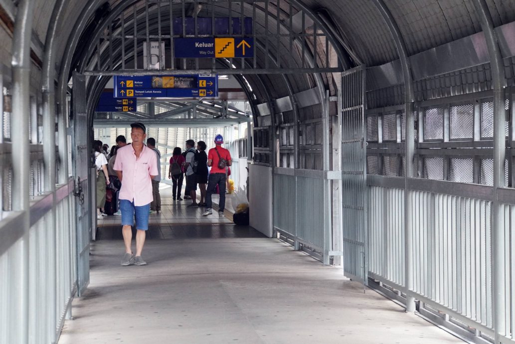 （全国版）关闭近4年多次重开展期，巴东勿刹火车站往来马泰边境关卡行人桥今正式重开