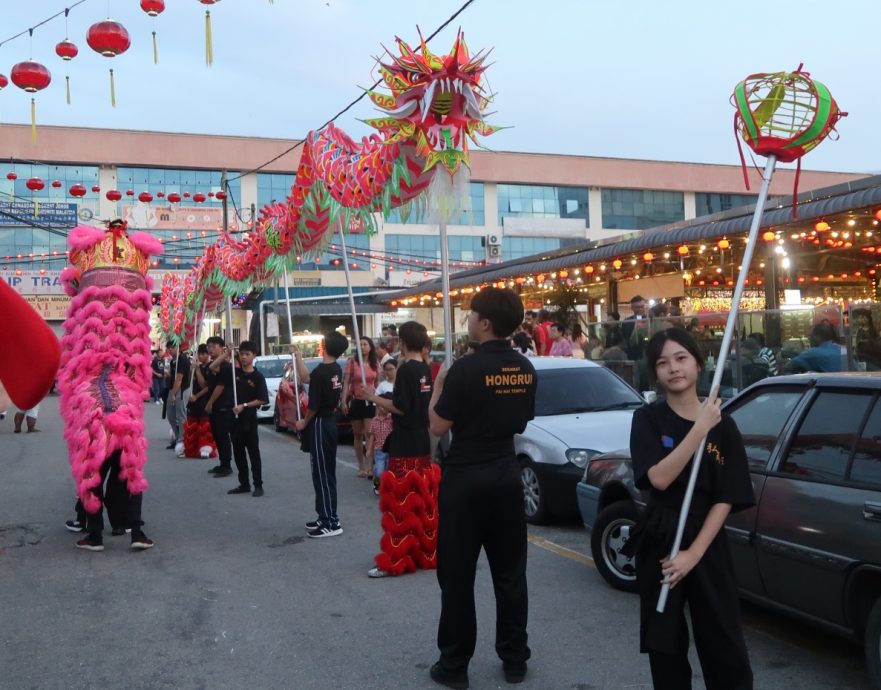 （年初七封面）柔︰【新年特稿】︰沉寂多年不见踪影，昔县再现本土舞龙