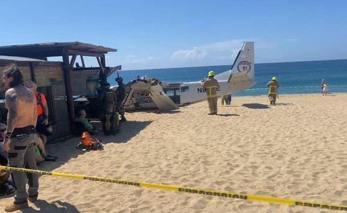 （视频）小型飞机紧急降落 男子沙滩上疑遭压中毙命