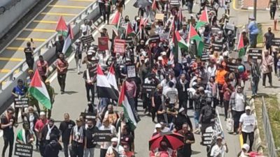 “为了巴勒斯坦”大集会  大批民众游行聚集默布草场