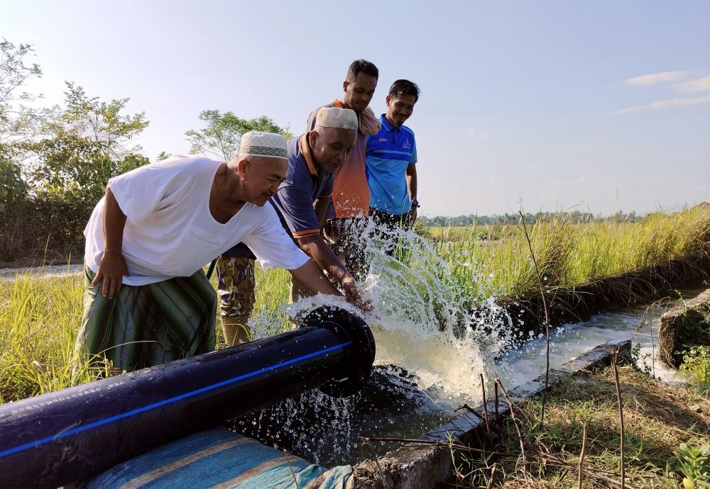 格姆布农业发展局或布云造雨，以拯救受持续干旱天气影响的水稻作物。