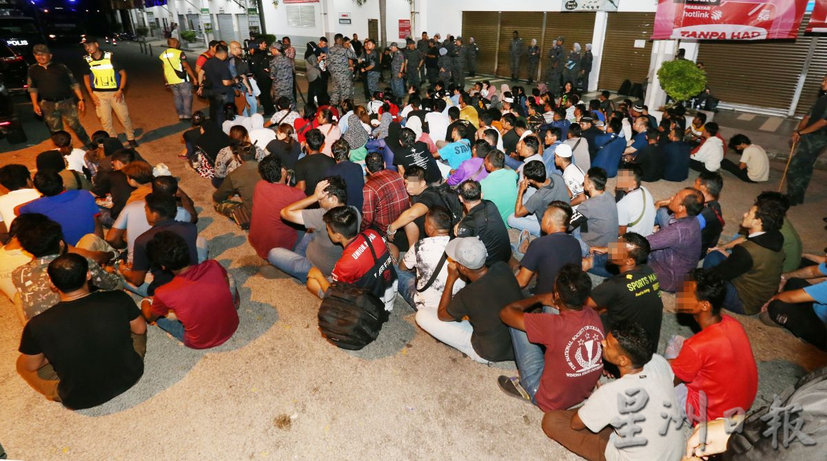 住巴占组屋多年还成家 移民局捕158非法外籍人士   