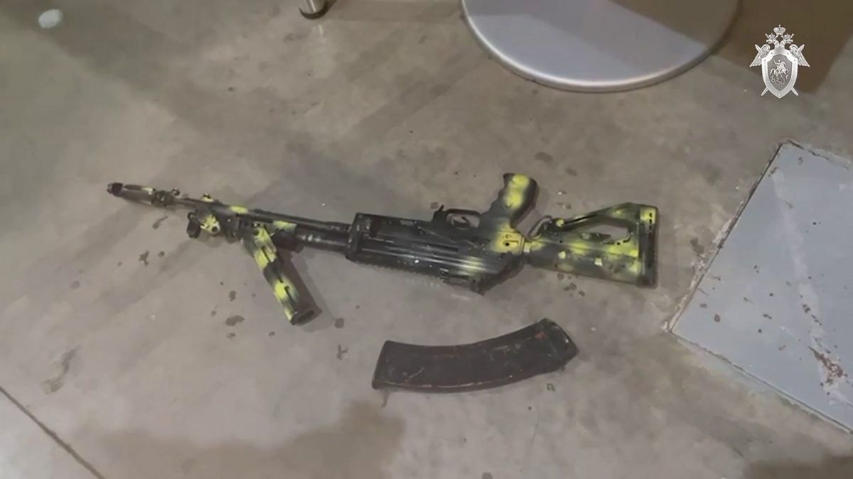 俄恐袭现场发现AK步枪及大量弹药 分析：施袭者行动极专业
