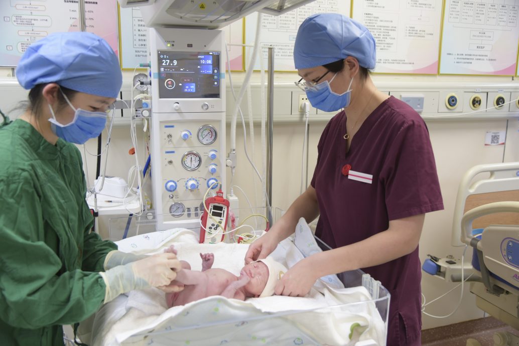 出生率下降扛不住 中国医院妇产科接连停业