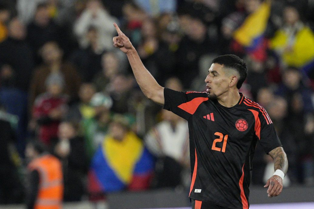 国际足球友谊赛| 哥伦比亚队史首胜西班牙  阿根廷无梅西仍轻取弱旅